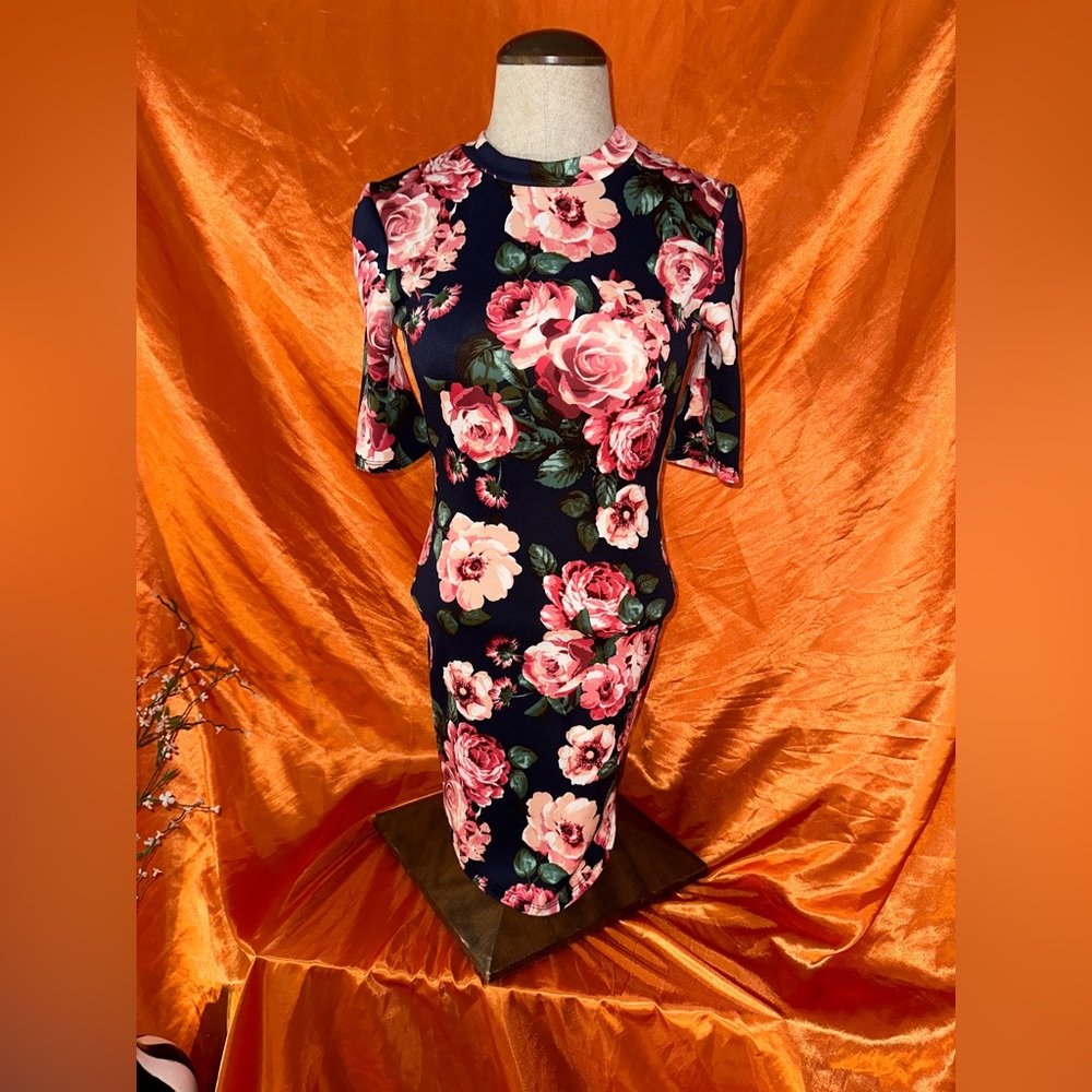 High neckline flower dress